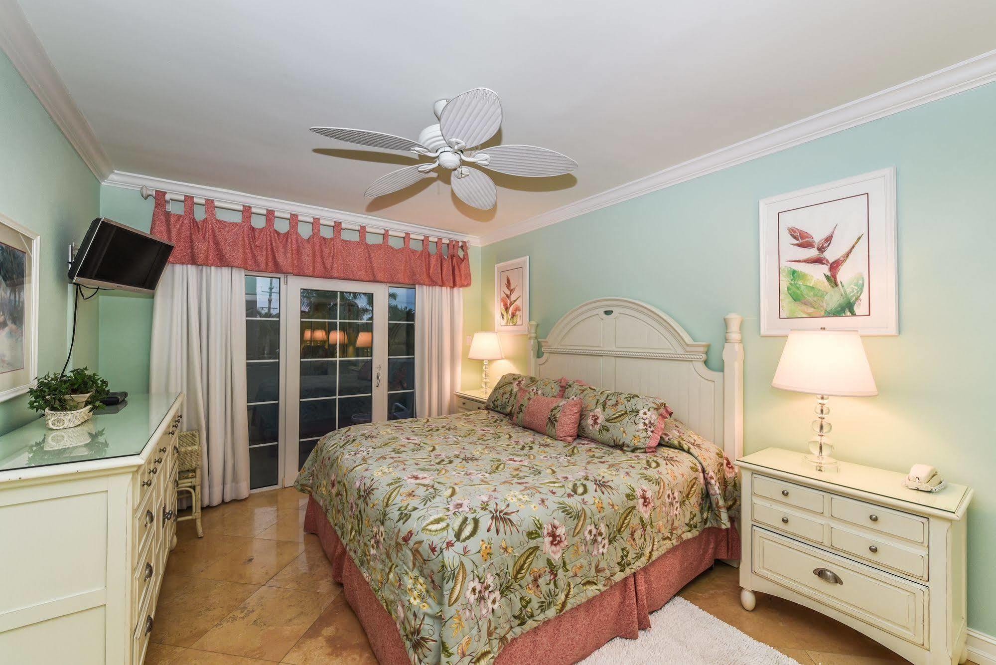 Coral Stone Club Aparthotel Seven Mile Beach